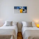 Brera 33 *
